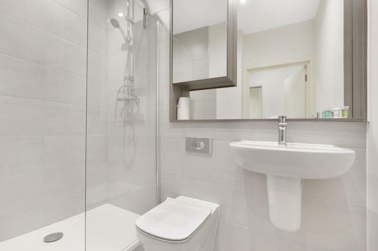 Mondial Apartments At Heathrow Harmondsworth Exterior foto