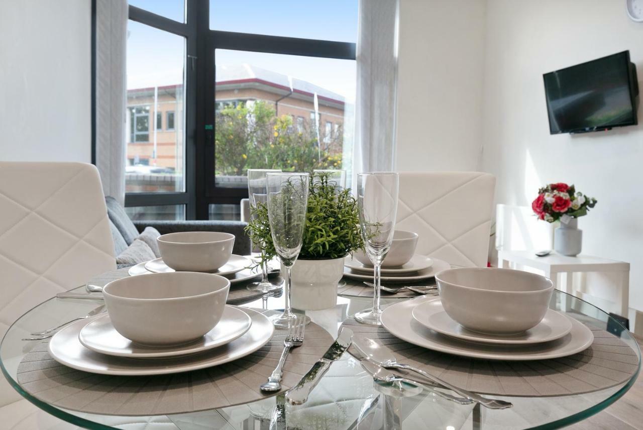 Mondial Apartments At Heathrow Harmondsworth Exterior foto